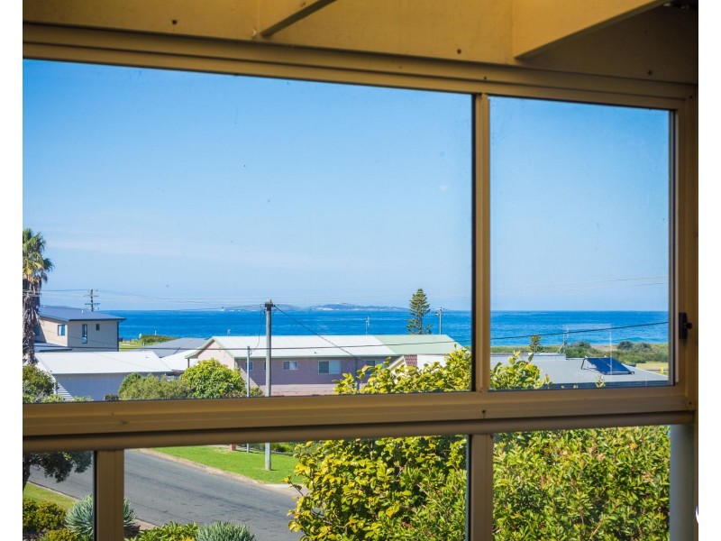 92 Cresswick Parade, Dalmeny NSW 2546