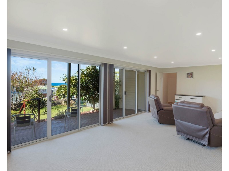 14 Baldwin Avenue, Kianga NSW 2546