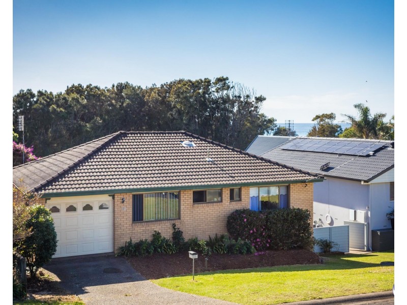 13 Lakeside Drive, Kianga NSW 2546