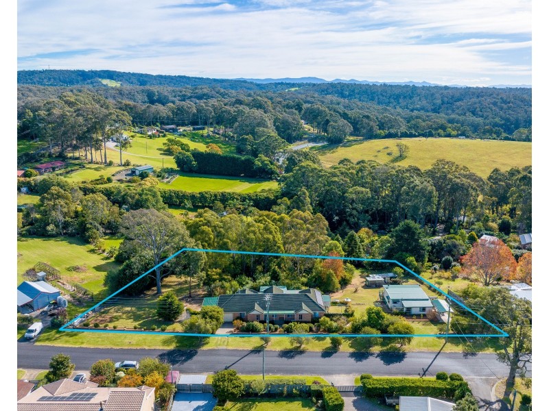4 Perkins Parade, North Narooma NSW 2546