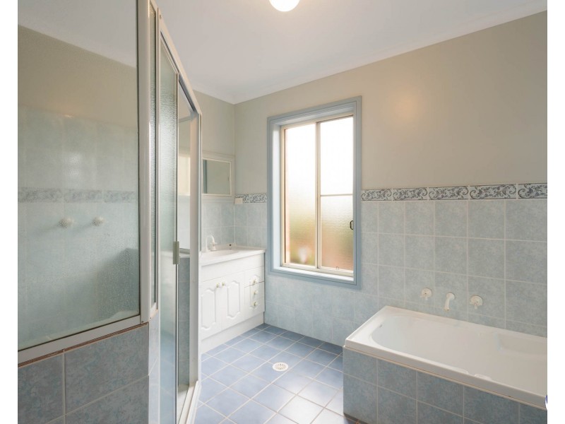 4 Perkins Parade, North Narooma NSW 2546