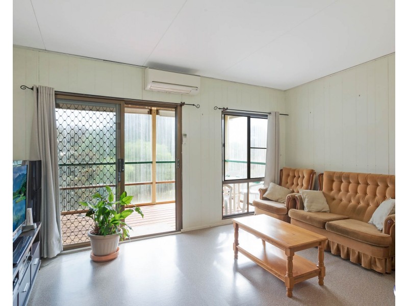 4 Perkins Parade, North Narooma NSW 2546