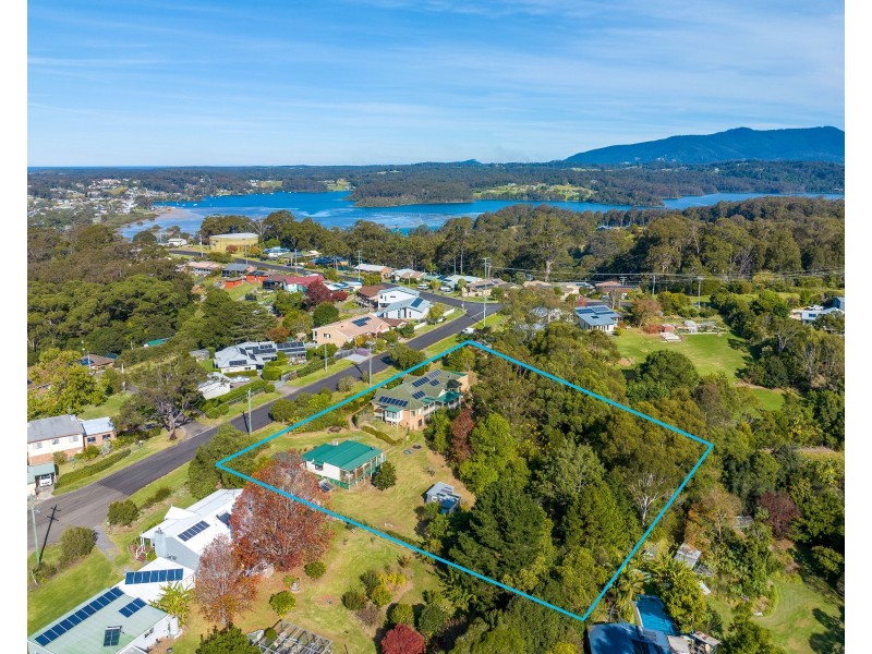4 Perkins Parade, North Narooma NSW 2546