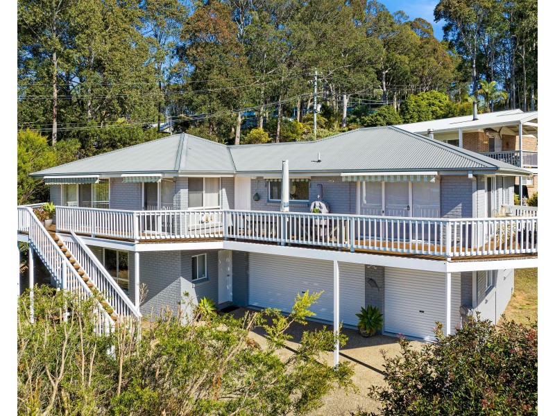 11 Inlet Place, North Narooma NSW 2546