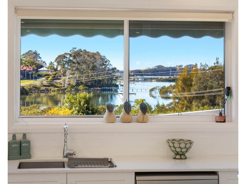 11 Inlet Place, North Narooma NSW 2546
