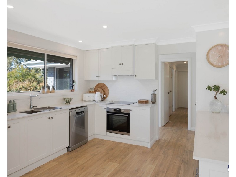 11 Inlet Place, North Narooma NSW 2546