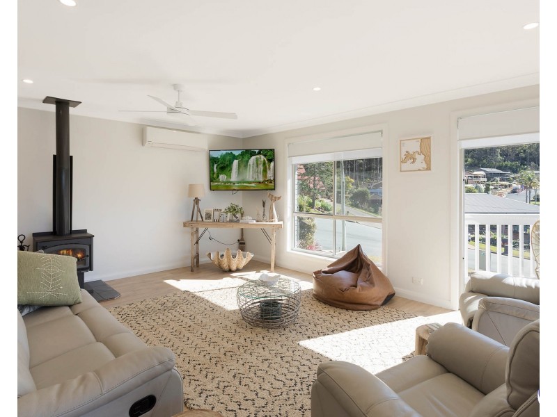 11 Inlet Place, North Narooma NSW 2546