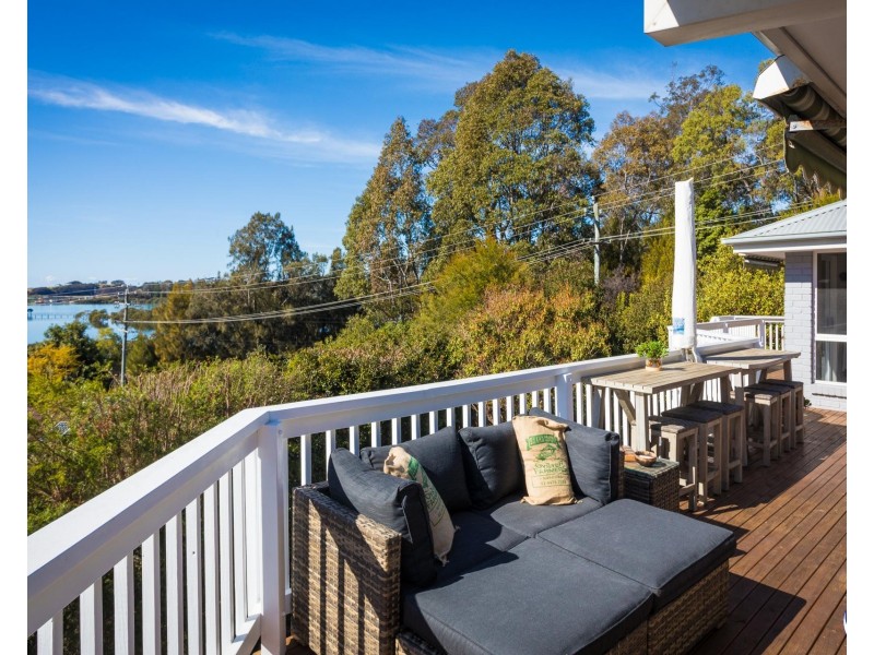 11 Inlet Place, North Narooma NSW 2546