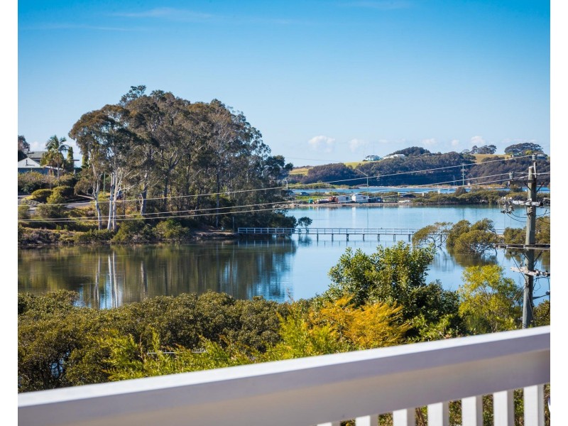 11 Inlet Place, North Narooma NSW 2546