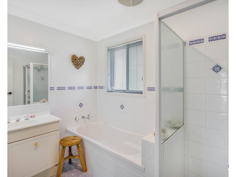 11 Inlet Place, North Narooma NSW 2546