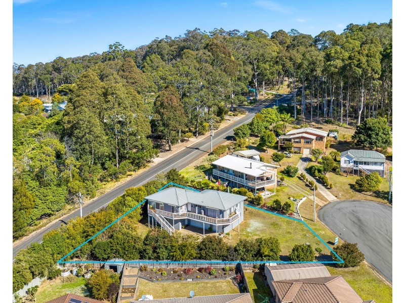 11 Inlet Place, North Narooma NSW 2546