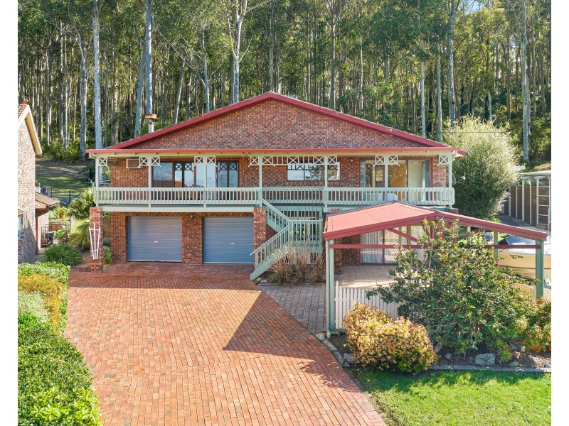 16 Fishermans Crescent, North Narooma NSW 2546