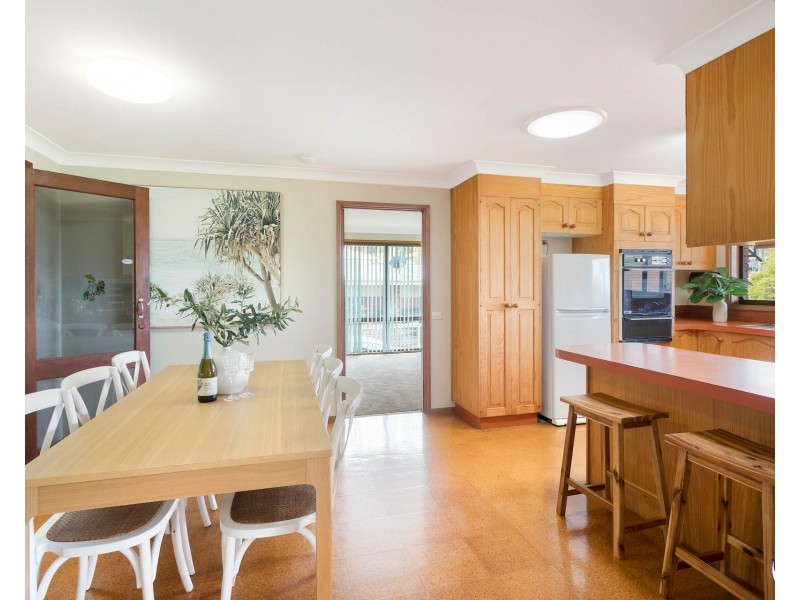 16 Fishermans Crescent, North Narooma NSW 2546