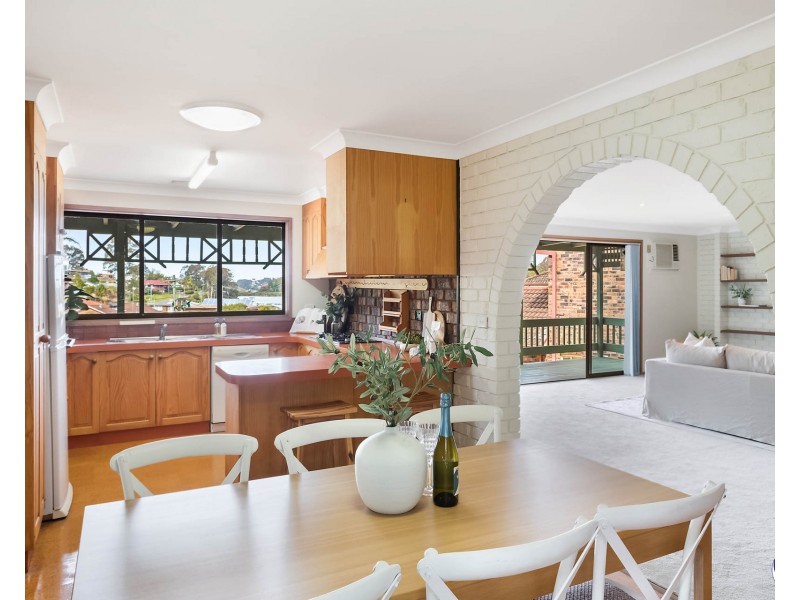 16 Fishermans Crescent, North Narooma NSW 2546