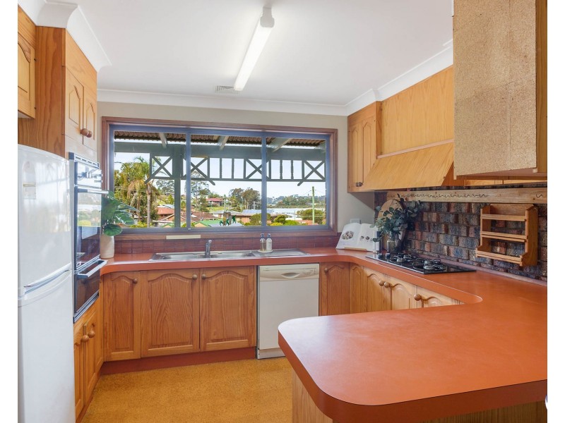 16 Fishermans Crescent, North Narooma NSW 2546