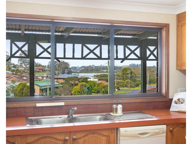 16 Fishermans Crescent, North Narooma NSW 2546