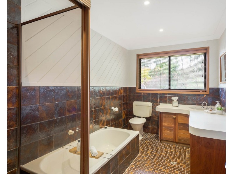 16 Fishermans Crescent, North Narooma NSW 2546