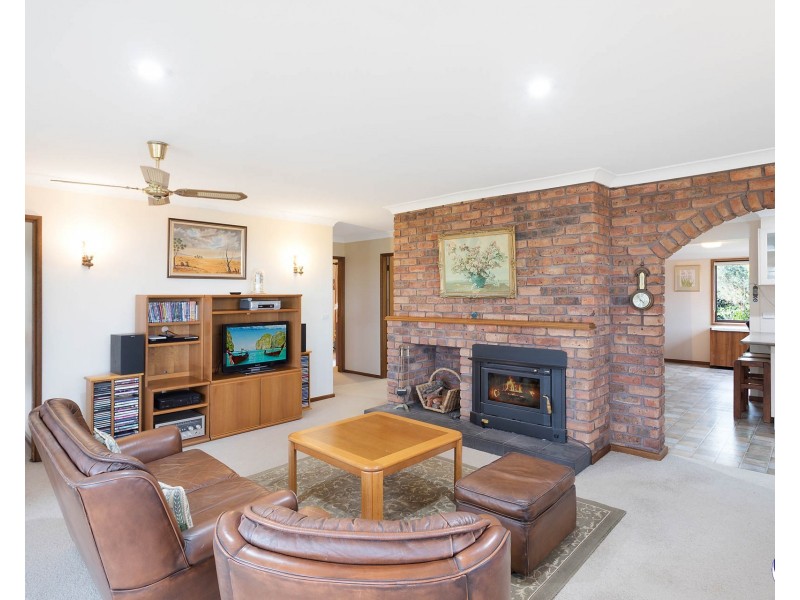 16 Sunnyside Crescent, Kianga NSW 2546