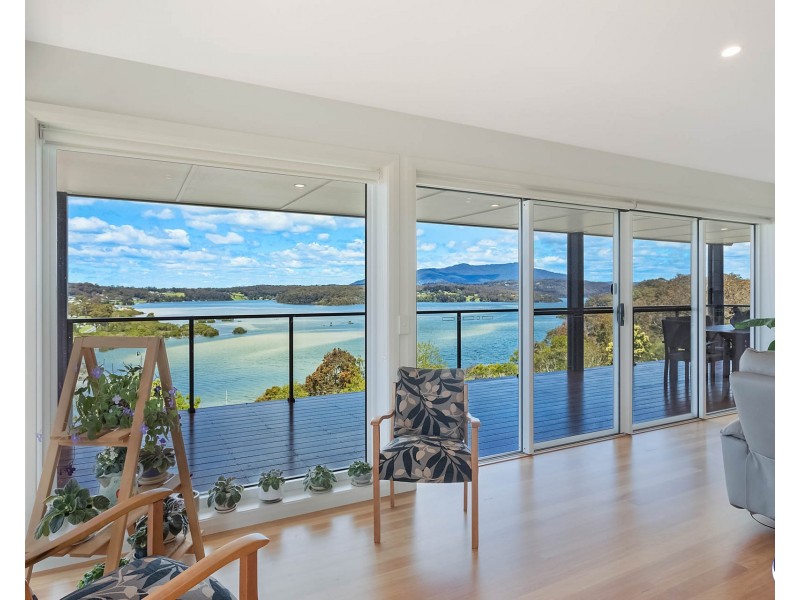 7 Hillcrest Avenue, North Narooma NSW 2546