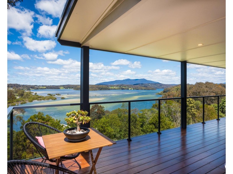 7 Hillcrest Avenue, North Narooma NSW 2546