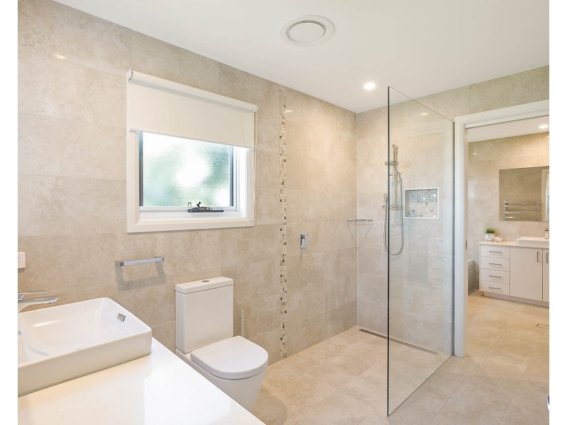 7 Hillcrest Avenue, North Narooma NSW 2546