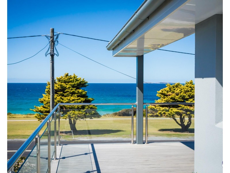 17 Dalmeny Drive, Kianga NSW 2546