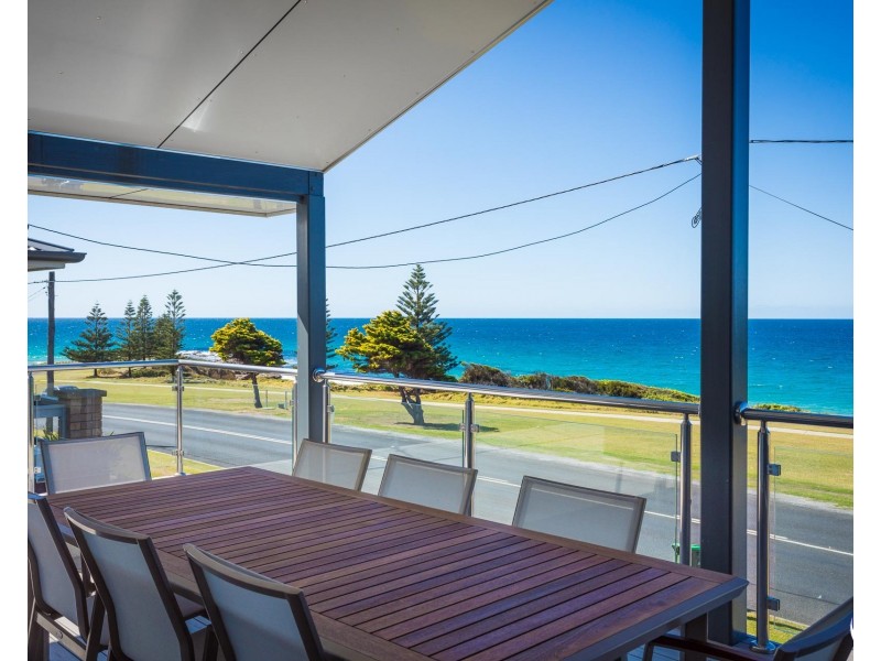 17 Dalmeny Drive, Kianga NSW 2546