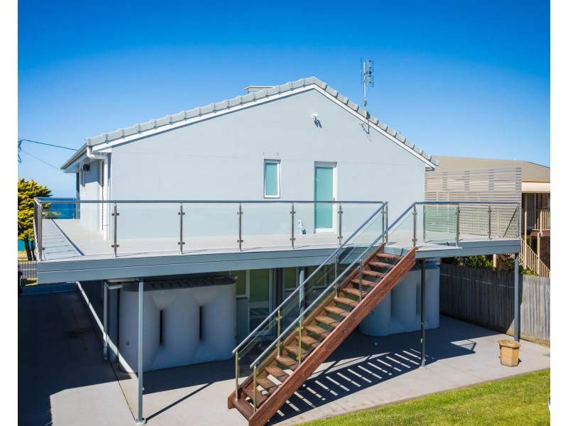 17 Dalmeny Drive, Kianga NSW 2546