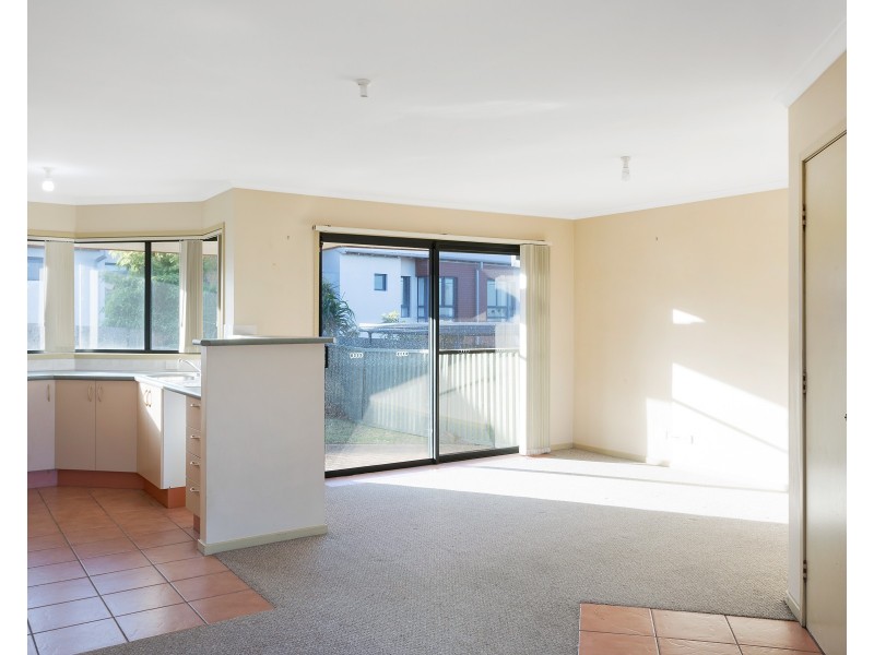 4/33 Noble Parade, Dalmeny NSW 2546