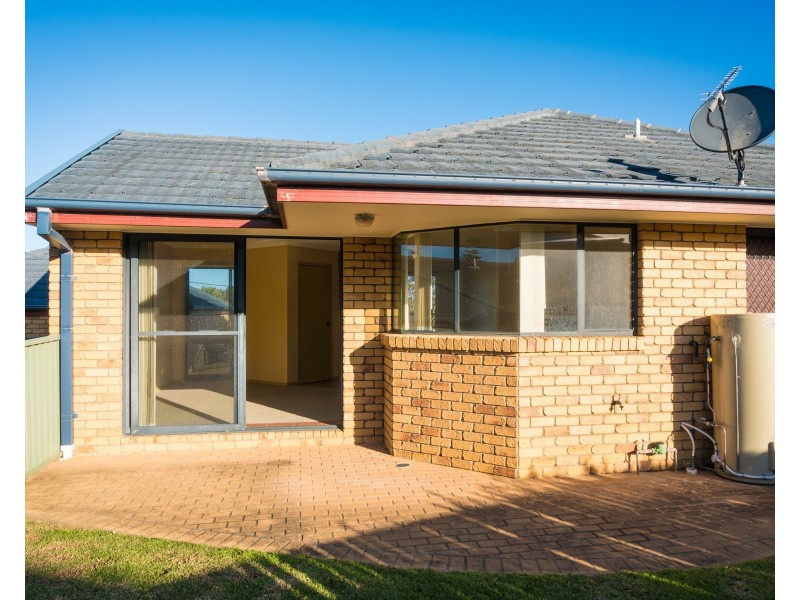 4/33 Noble Parade, Dalmeny NSW 2546