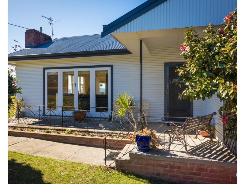 32 Tilba Street, Narooma NSW 2546