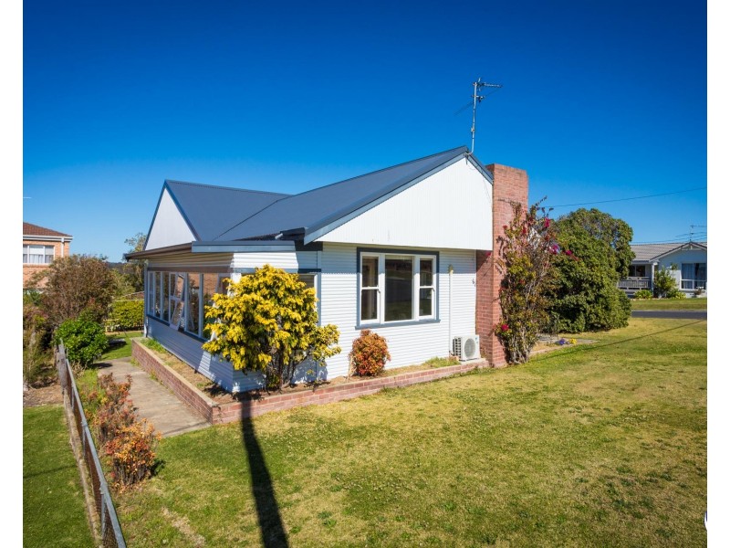 32 Tilba Street, Narooma NSW 2546