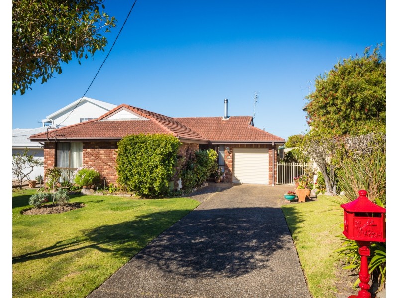 20 Sunset Boulevard, Kianga NSW 2546