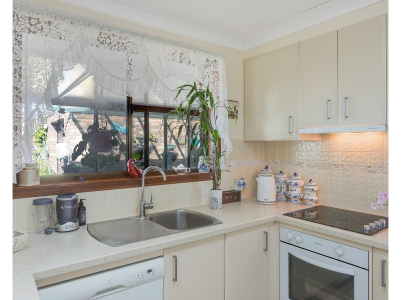 20 Sunset Boulevard, Kianga NSW 2546