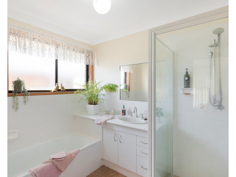 20 Sunset Boulevard, Kianga NSW 2546