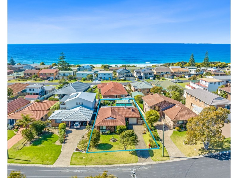 20 Sunset Boulevard, Kianga NSW 2546