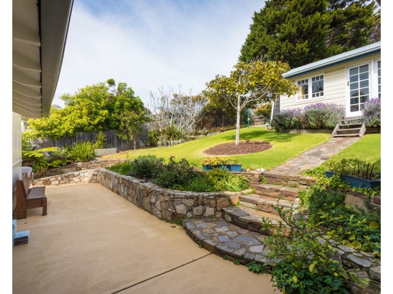 5 Noorooma Crescent, Narooma NSW 2546