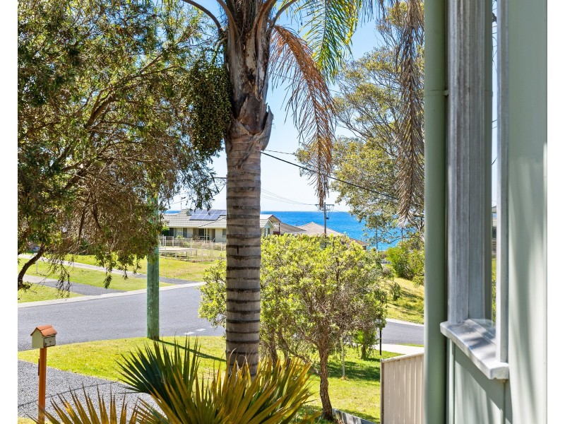 22 Ernest Street, Dalmeny NSW 2546