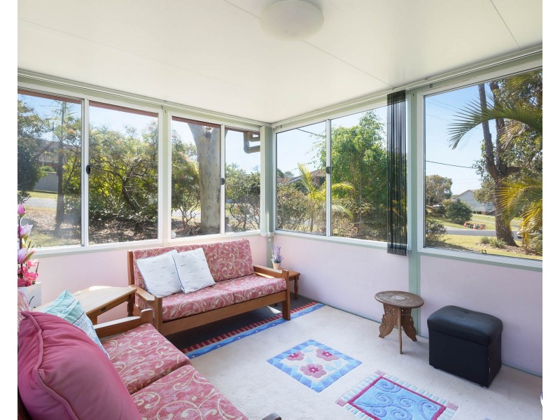 22 Ernest Street, Dalmeny NSW 2546