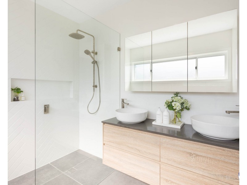 49 Warbler Crescent, North Narooma NSW 2546