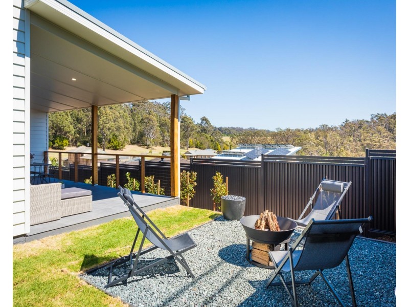 49 Warbler Crescent, North Narooma NSW 2546