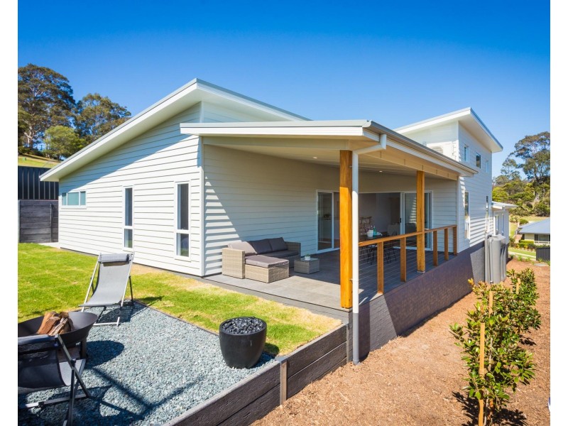 49 Warbler Crescent, North Narooma NSW 2546