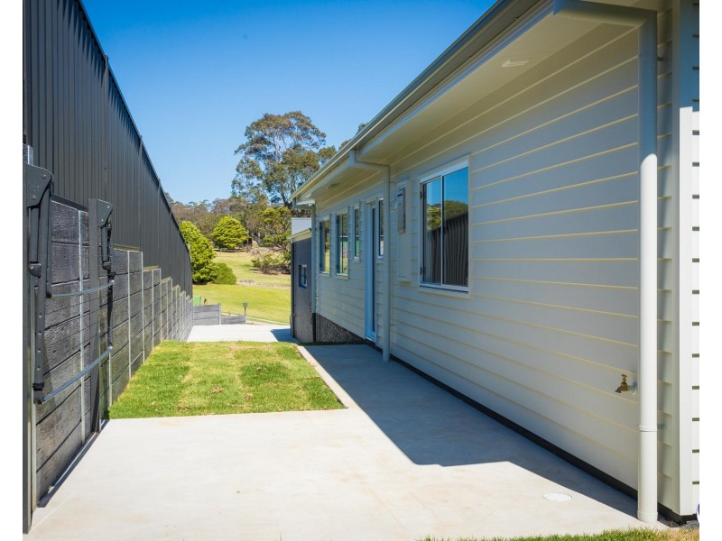 49 Warbler Crescent, North Narooma NSW 2546