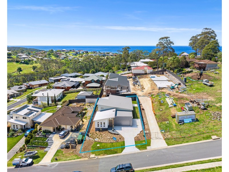 49 Warbler Crescent, North Narooma NSW 2546