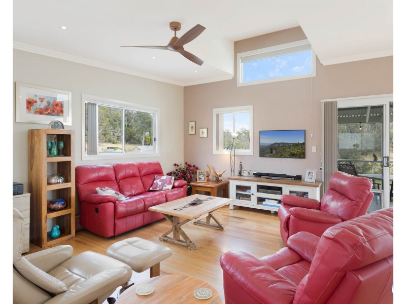 53 Warbler Crescent, North Narooma NSW 2546