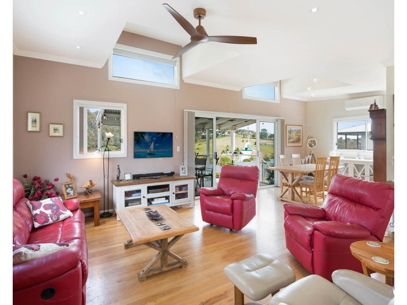 53 Warbler Crescent, North Narooma NSW 2546
