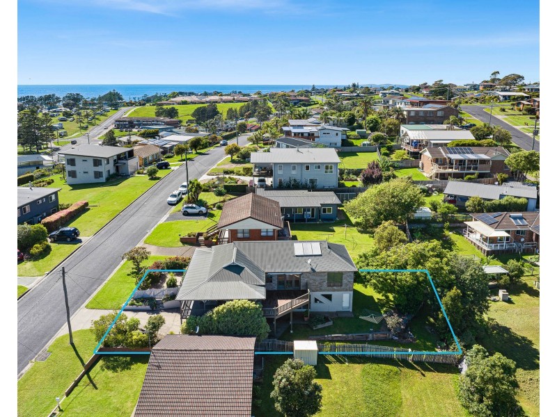 9 DULLING STREET, Dalmeny NSW 2546