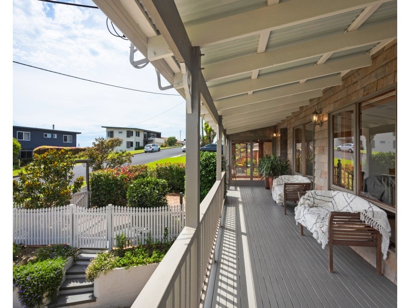 9 DULLING STREET, Dalmeny NSW 2546