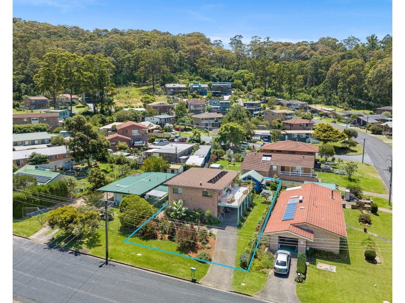 9 FISHERMANS CRESCENT, North Narooma NSW 2546