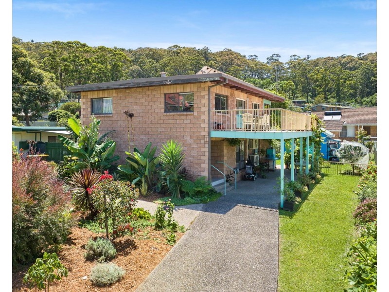 9 FISHERMANS CRESCENT, North Narooma NSW 2546